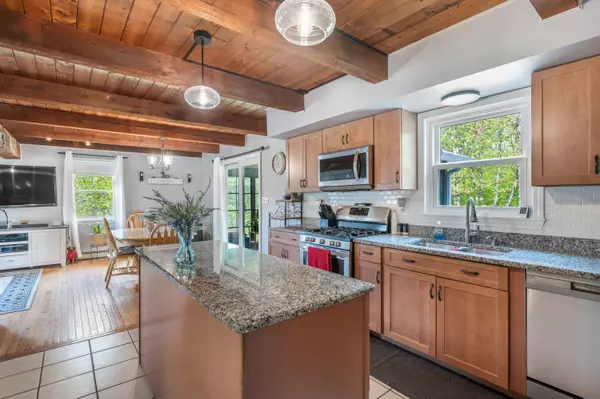 531 Emerys Bridge RD, South Berwick, ME 03908