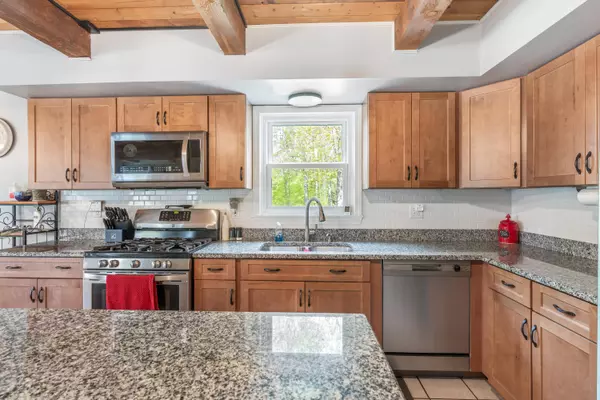 531 Emerys Bridge RD, South Berwick, ME 03908