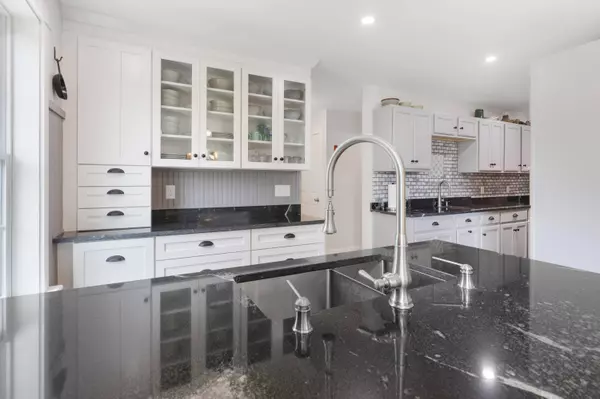 29 Folly Farm RD, Lebanon, ME 04027