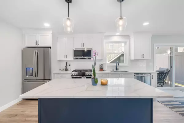 57 Copley DR, Dover, NH 03820