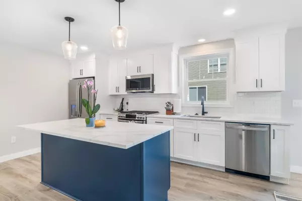 57 Copley DR, Dover, NH 03820