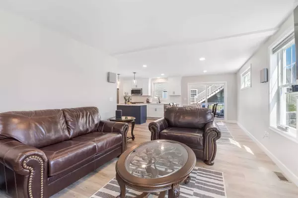 57 Copley DR, Dover, NH 03820