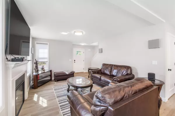 57 Copley DR, Dover, NH 03820