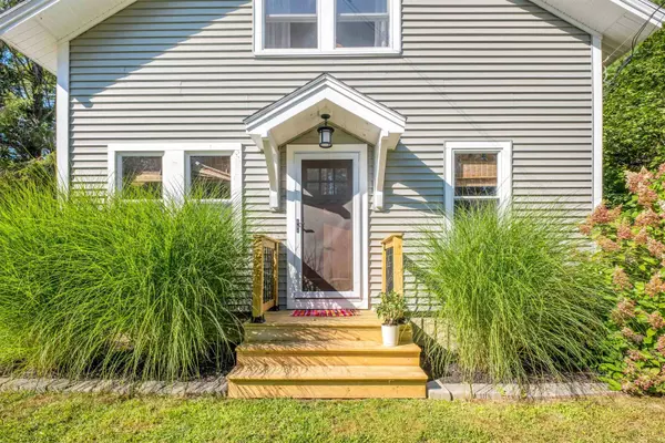 2 Arcola ST, Dover, NH 03820