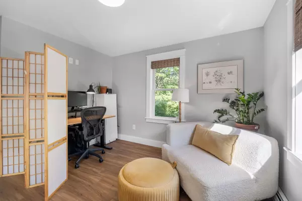 2 Arcola ST, Dover, NH 03820