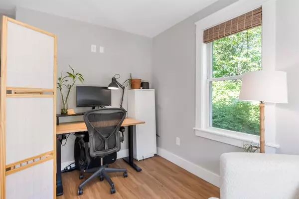 2 Arcola ST, Dover, NH 03820