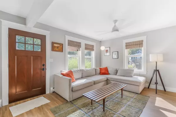 2 Arcola ST, Dover, NH 03820