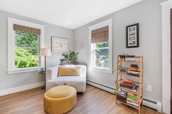 2 Arcola ST, Dover, NH 03820