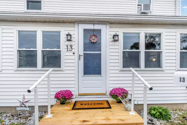 13 Goodrich ST, Kittery, ME 03904