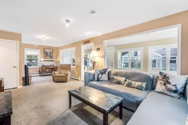 13 Goodrich ST, Kittery, ME 03904