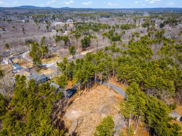 15 Candlewood LN, York, ME 03909