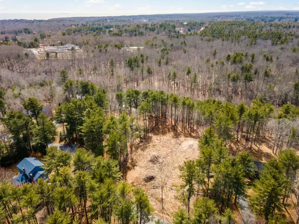 15 Candlewood LN, York, ME 03909