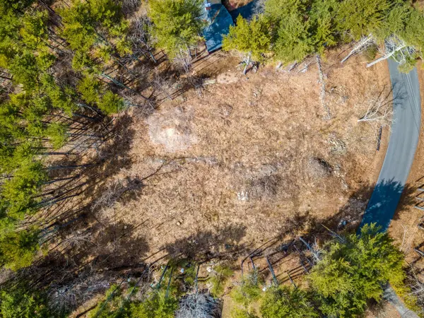 15 Candlewood LN, York, ME 03909