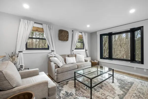 7 Camden AVE, York, ME 03909