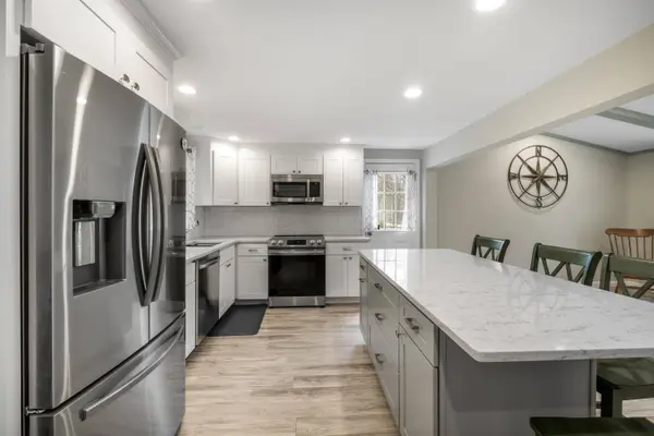 2 Mckenna LN, York, ME 03909