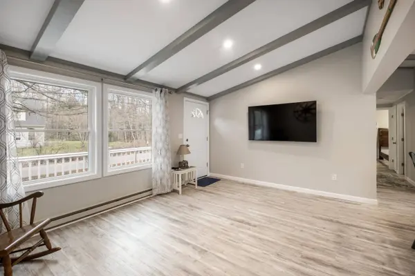 2 Mckenna LN, York, ME 03909