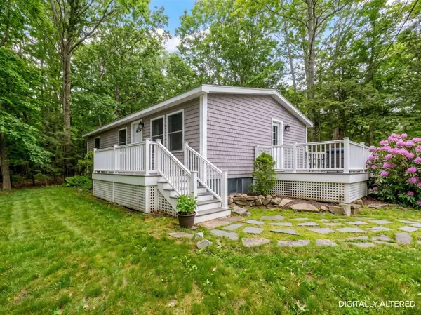 2 Mckenna LN, York, ME 03909
