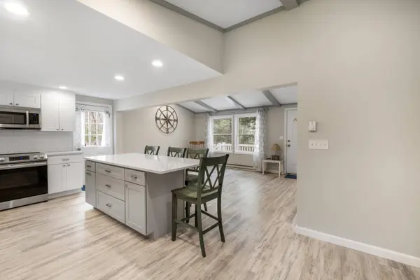 2 Mckenna LN, York, ME 03909