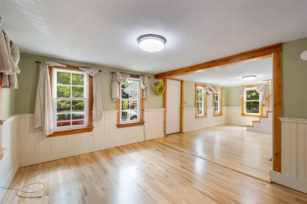 74 Glen ST, Farmington, NH 03835
