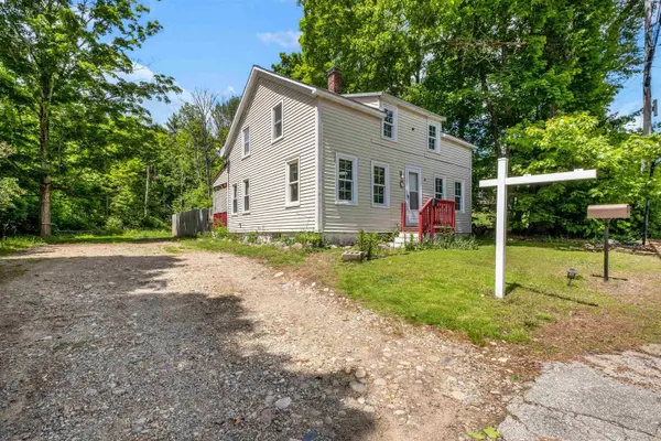 74 Glen ST, Farmington, NH 03835