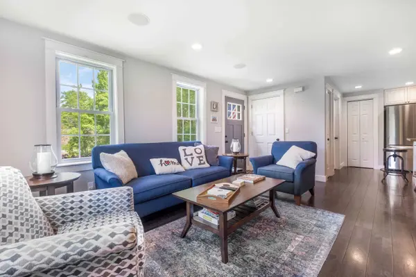 23 Adams DR, Kittery, ME 03904