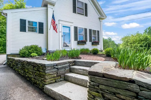 23 Adams DR, Kittery, ME 03904
