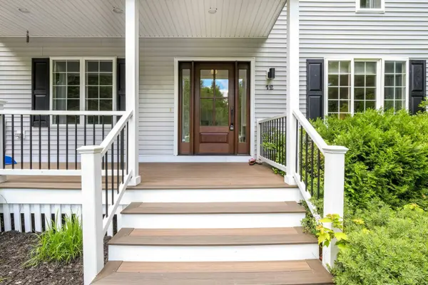 12 Whitney Pines DR, Standish, ME 04084