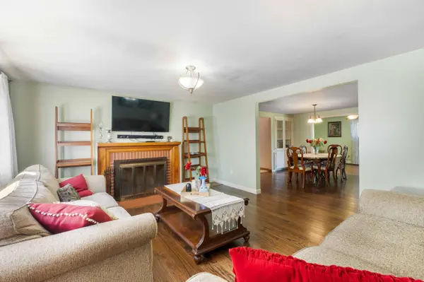 1 Birch DR, South Berwick, ME 03908