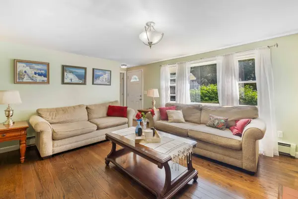 1 Birch DR, South Berwick, ME 03908