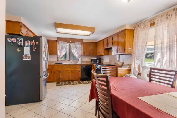 1 Birch DR, South Berwick, ME 03908