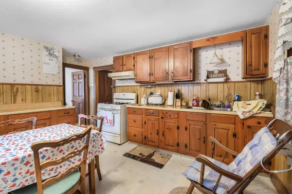 131 Dennett RD, Kittery, ME 03904