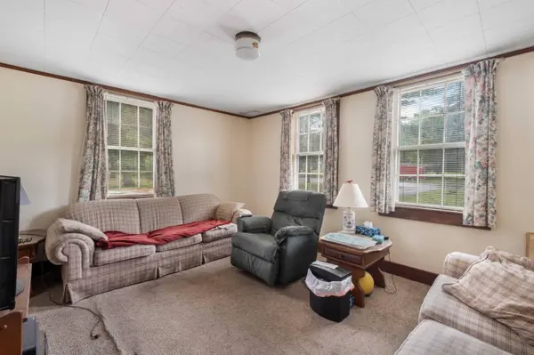 131 Dennett RD, Kittery, ME 03904