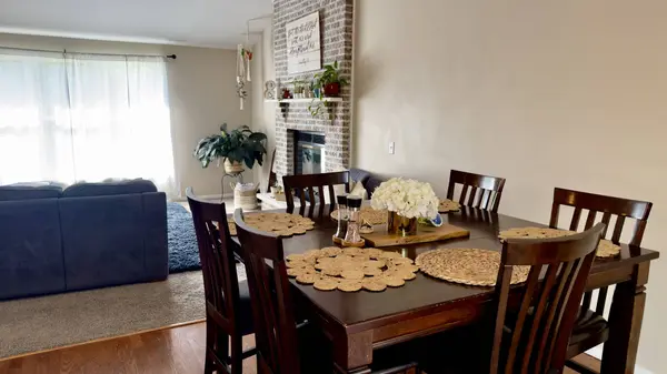 529 White Birch RD, Lindenhurst, IL 60046