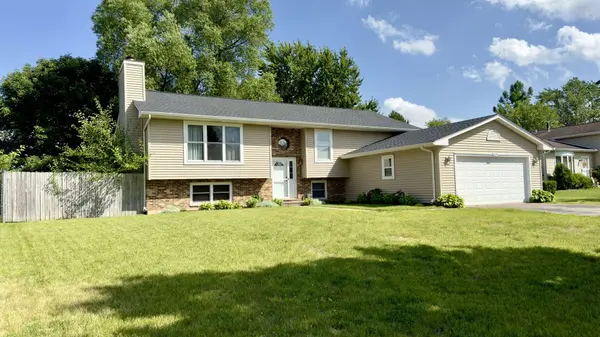 529 White Birch RD, Lindenhurst, IL 60046