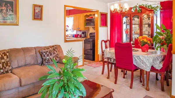 819 S FULTON AVE, Waukegan, IL 60085