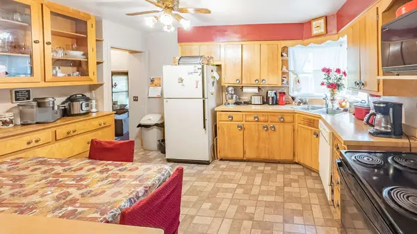 819 S FULTON AVE, Waukegan, IL 60085