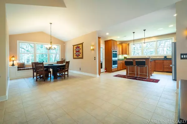 11815 Henrietta NE Drive, Rockford, MI 49341