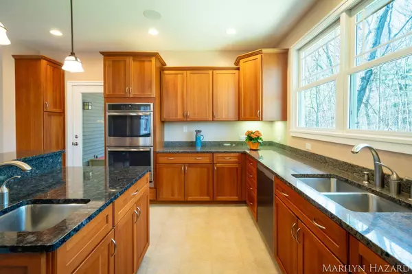 11815 Henrietta NE Drive, Rockford, MI 49341