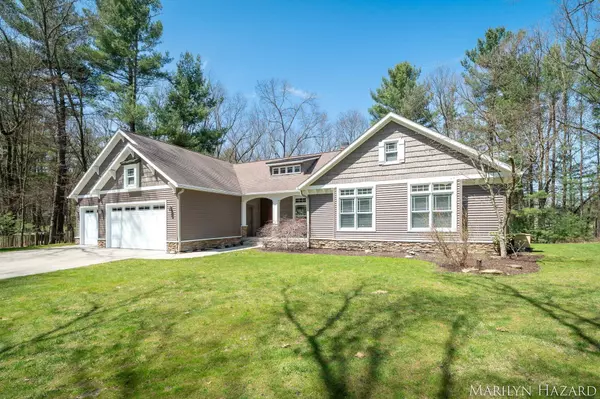 11815 Henrietta NE Drive, Rockford, MI 49341