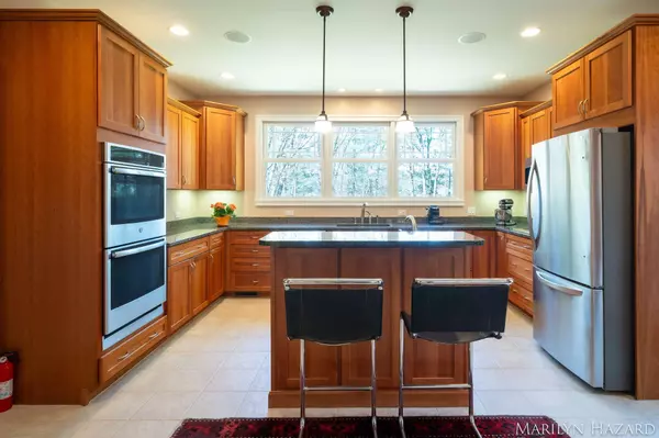 11815 Henrietta NE Drive, Rockford, MI 49341