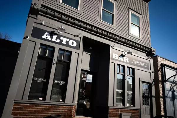 6064 Linfield SE Avenue, Alto, MI 49302