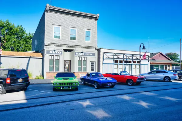 6064 Linfield SE Avenue, Alto, MI 49302