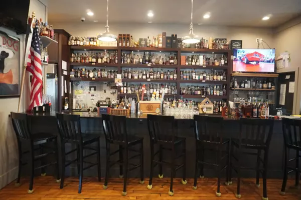 6064 Linfield SE Avenue, Alto, MI 49302