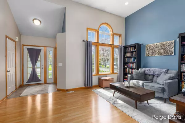 5763 Sugarberry SE Drive, Kentwood, MI 49512