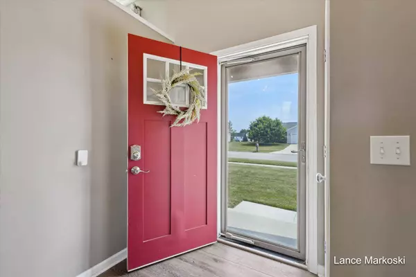 7039 Hartman SE Drive, Caledonia, MI 49316