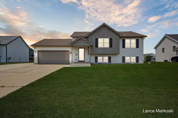 7039 Hartman SE Drive, Caledonia, MI 49316