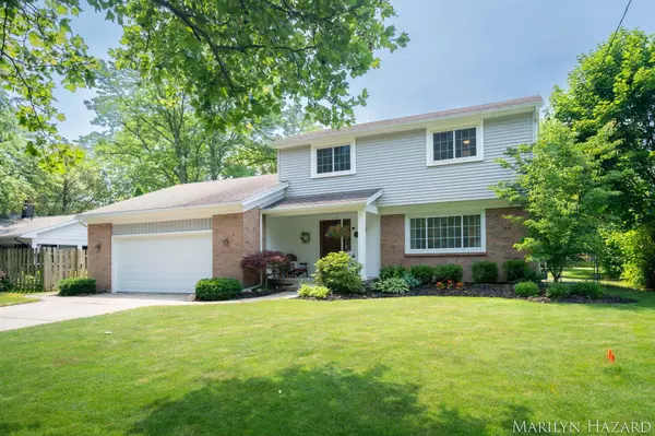 2934 Meadowbrook SE Drive, Grand Rapids, MI 49546