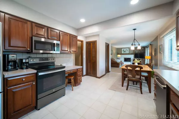 2934 Meadowbrook SE Drive, Grand Rapids, MI 49546