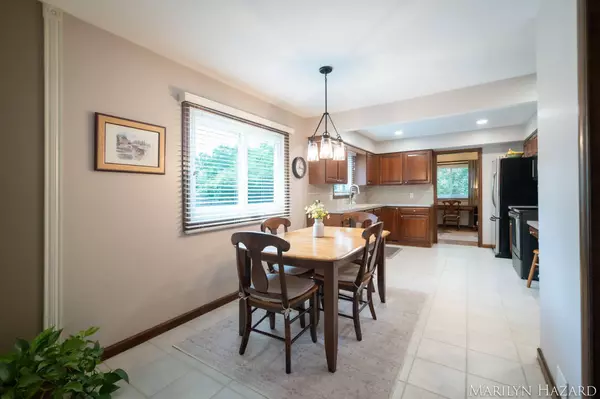 2934 Meadowbrook SE Drive, Grand Rapids, MI 49546