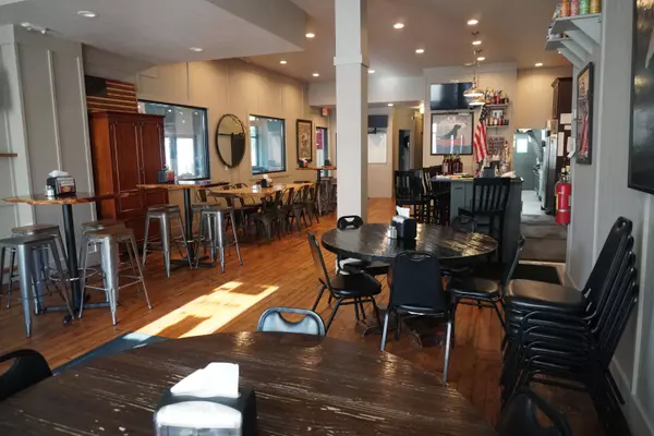 6064 Linfield SE Avenue, Alto, MI 49302